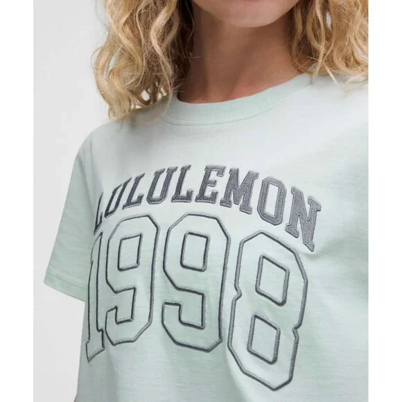 Lululemon NWT Relaxed Fit Cotton Jersey Tee GRAPHIC- Size 2 Mint Breeze - Picture 4 of 4